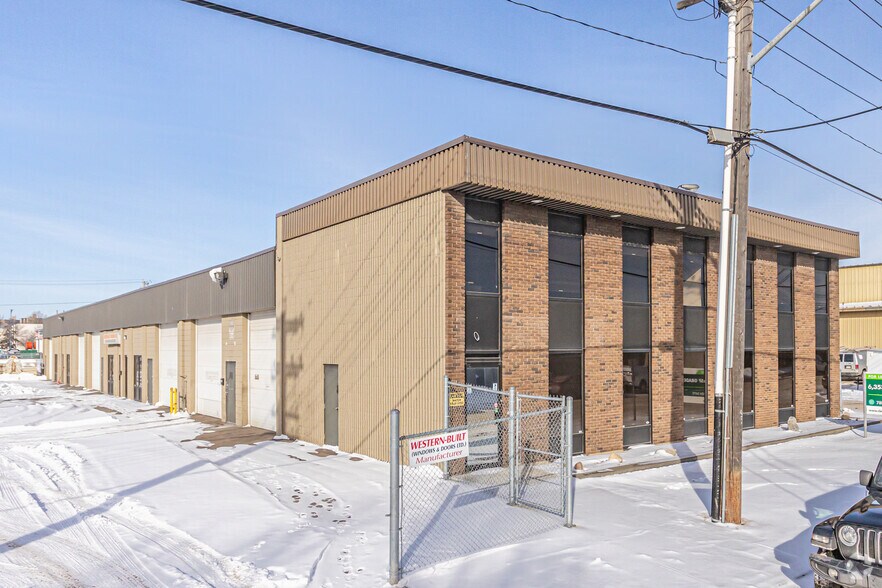 4518 101st St NW, Edmonton, AB for sale - Primary Photo - Image 1 of 1
