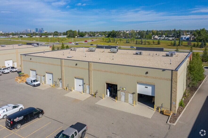 3750 46th Ave SE, Calgary, AB for sale - Building Photo - Image 3 of 4