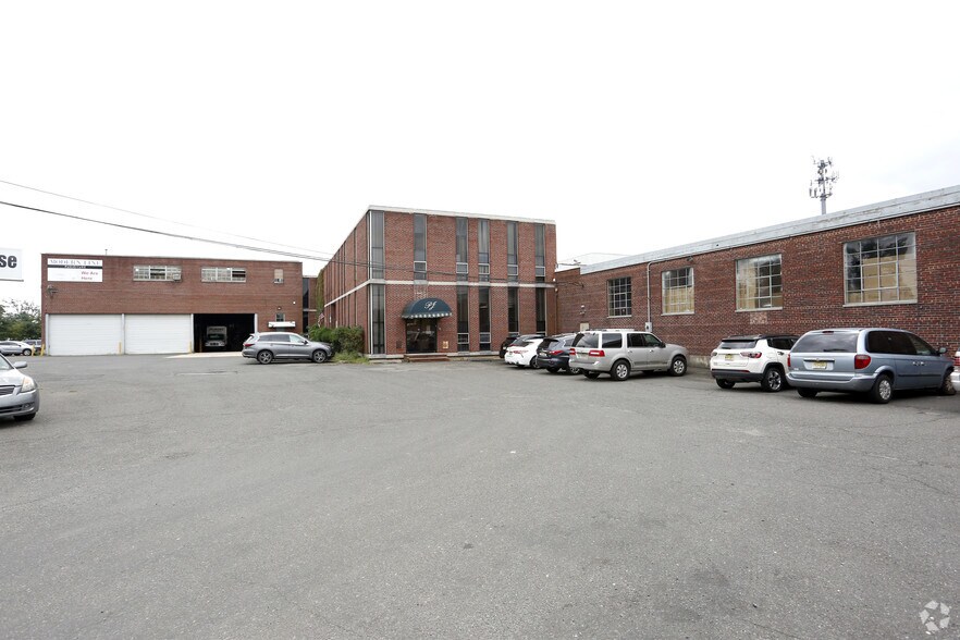 531 N Stiles St, Linden, NJ à louer - Photo du bâtiment - Image 1 de 6