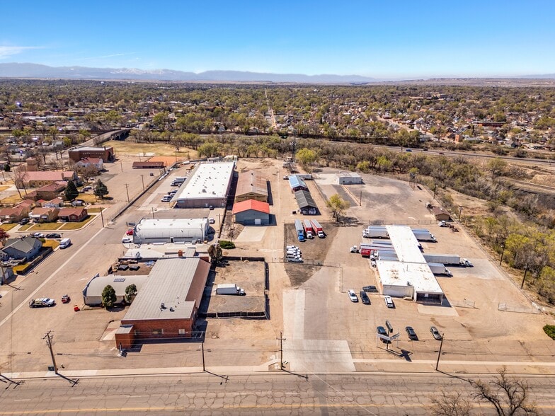 1041-1109 S Santa Fe Ave portfolio of 9 properties for sale on LoopNet.ca - Building Photo - Image 2 of 8