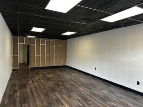 303-339 NE 167th St, Miami, FL for lease Interior Photo- Image 1 of 4