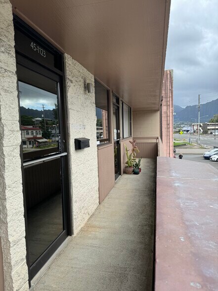 45-1123 Kamehameha Hwy, Kāneohe, HI à louer - Photo du bâtiment - Image 2 de 3