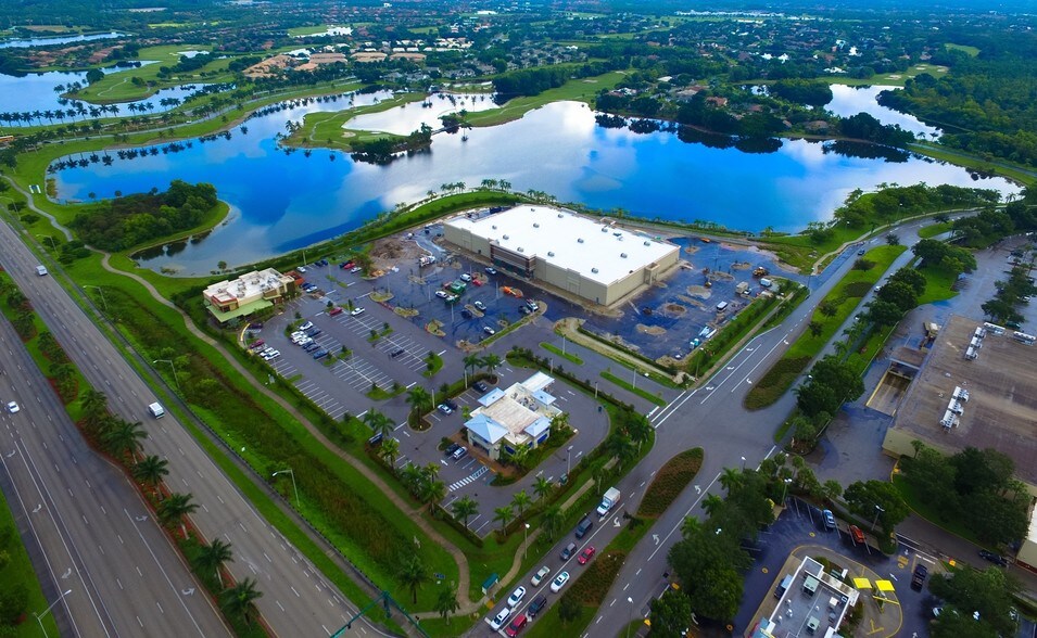 9955 Triangle Blvd, Naples, FL à vendre - Photo du bâtiment - Image 2 de 8