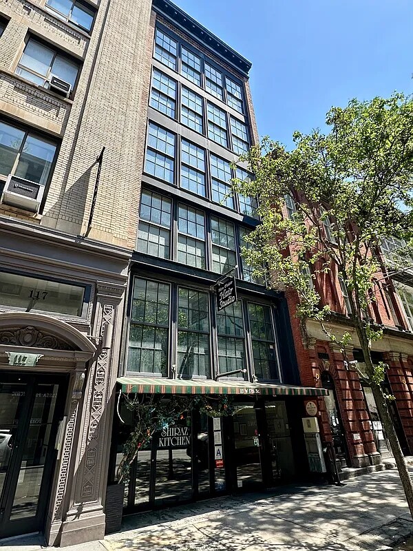 111 W 17th St, New York, NY à louer Photo du bâtiment- Image 1 de 4