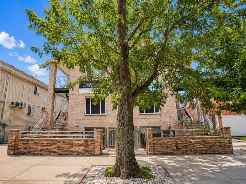 1330-1332 Rockland Ave, Staten Island, NY à vendre - Photo du bâtiment - Image 2 de 64