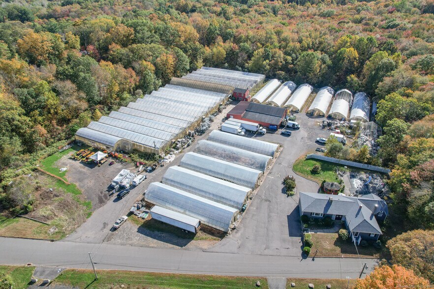 2035 Scott Rd, Cheshire, CT à vendre - Photo du bâtiment - Image 3 de 35