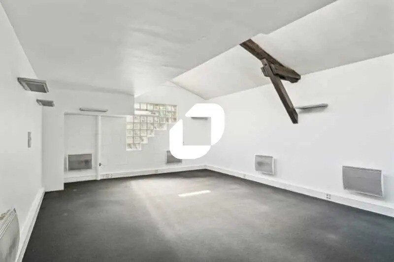 Office in Levallois-Perret for lease - Interior Photo - Image 2 of 5