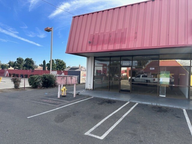 3320-3330 McHenry Ave, Modesto, CA à vendre Photo du bâtiment- Image 1 de 1