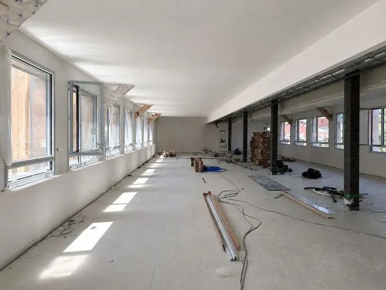17 Rue Saint Michel, Lyon for sale - Interior Photo - Image 3 of 9