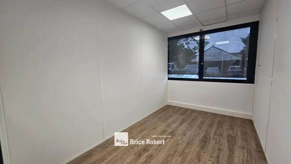 23 Rue Maryse Bastié, Bron à louer - Photo intérieure - Image 2 de 6