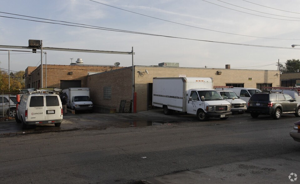 3300-3306 N Knox Ave, Chicago, IL à louer - Photo du bâtiment - Image 2 de 13