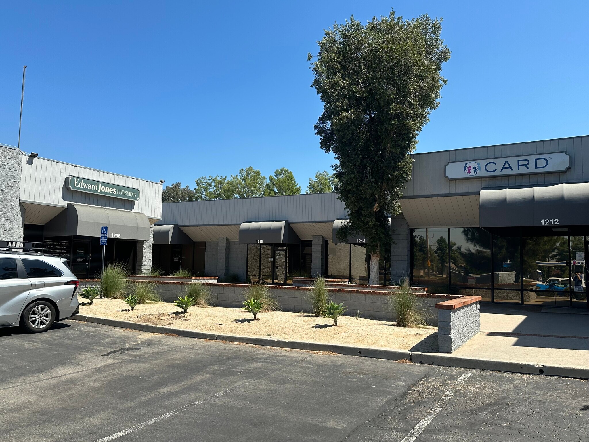 1200-1242 N San Dimas Canyon Rd, San Dimas, CA for lease Building Photo- Image 1 of 3