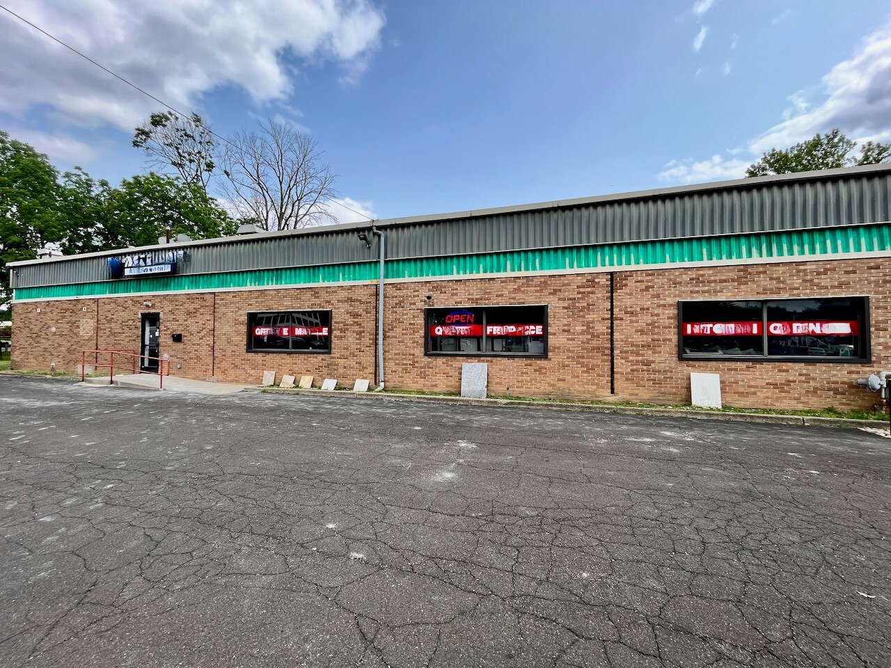 380 Red Lion Rd, Huntingdon Valley, PA for lease Building Photo- Image 1 of 8