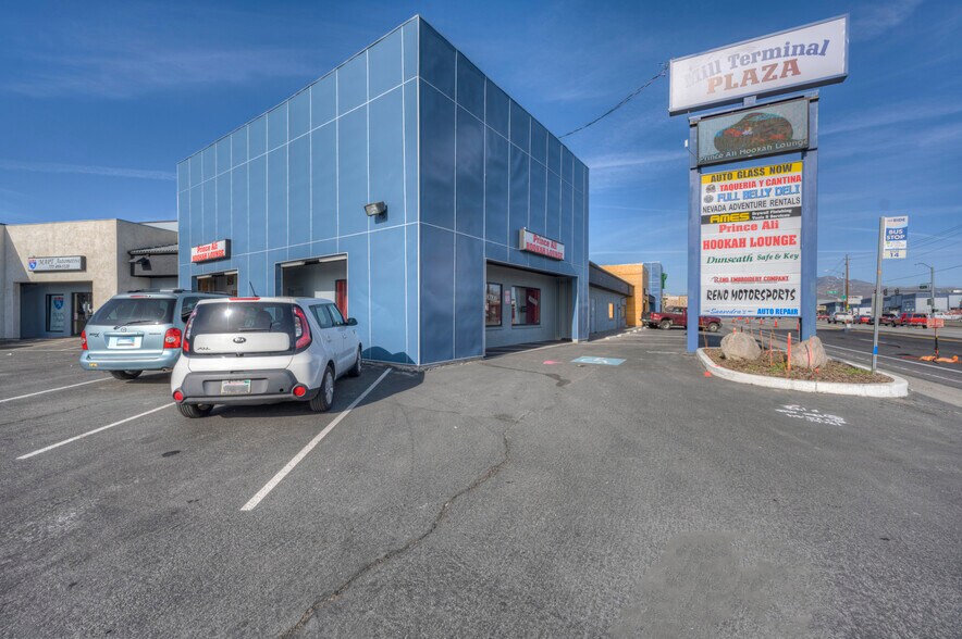 3000-3090 Mill St, Reno, NV à vendre - Photo du bâtiment - Image 3 de 11