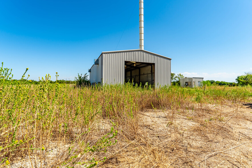 Industrial in Teague, TX for sale - Building Photo - Image 1 of 1