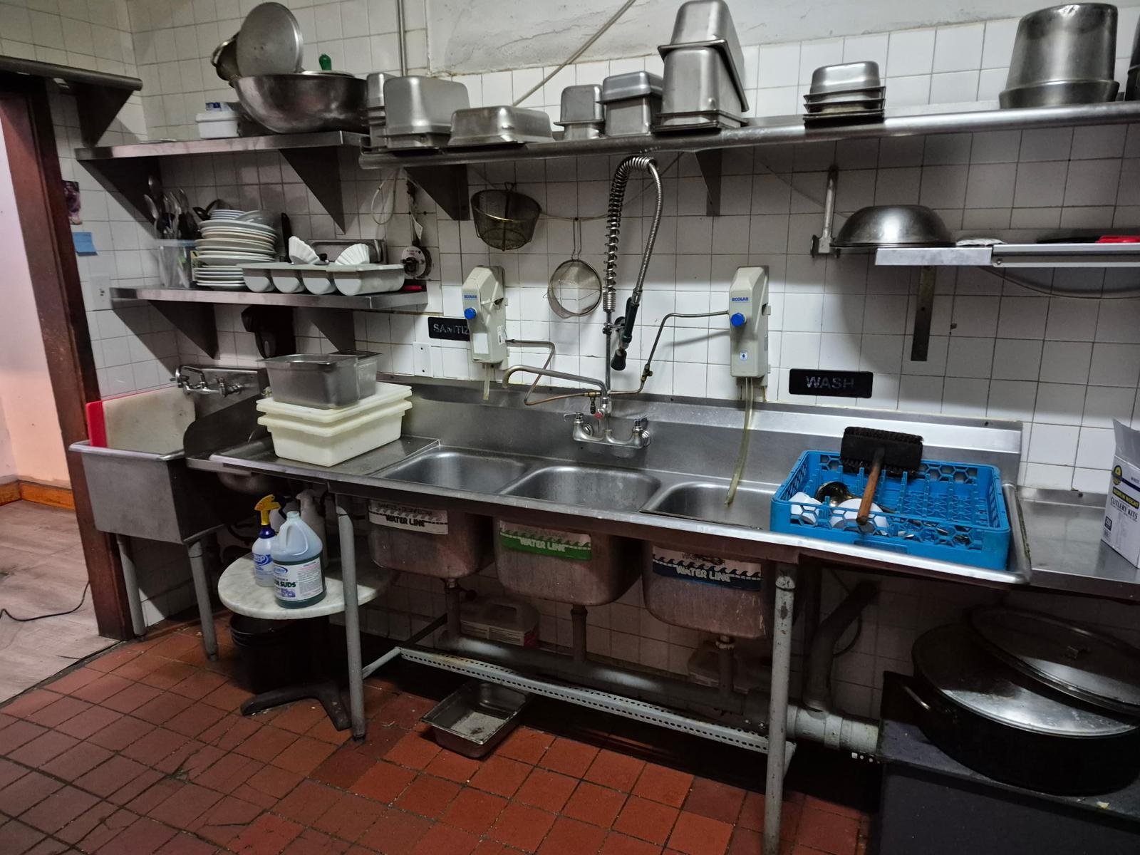 322-326 Chelsea St, Chelsea, MA à louer Photo intérieure- Image 1 de 14