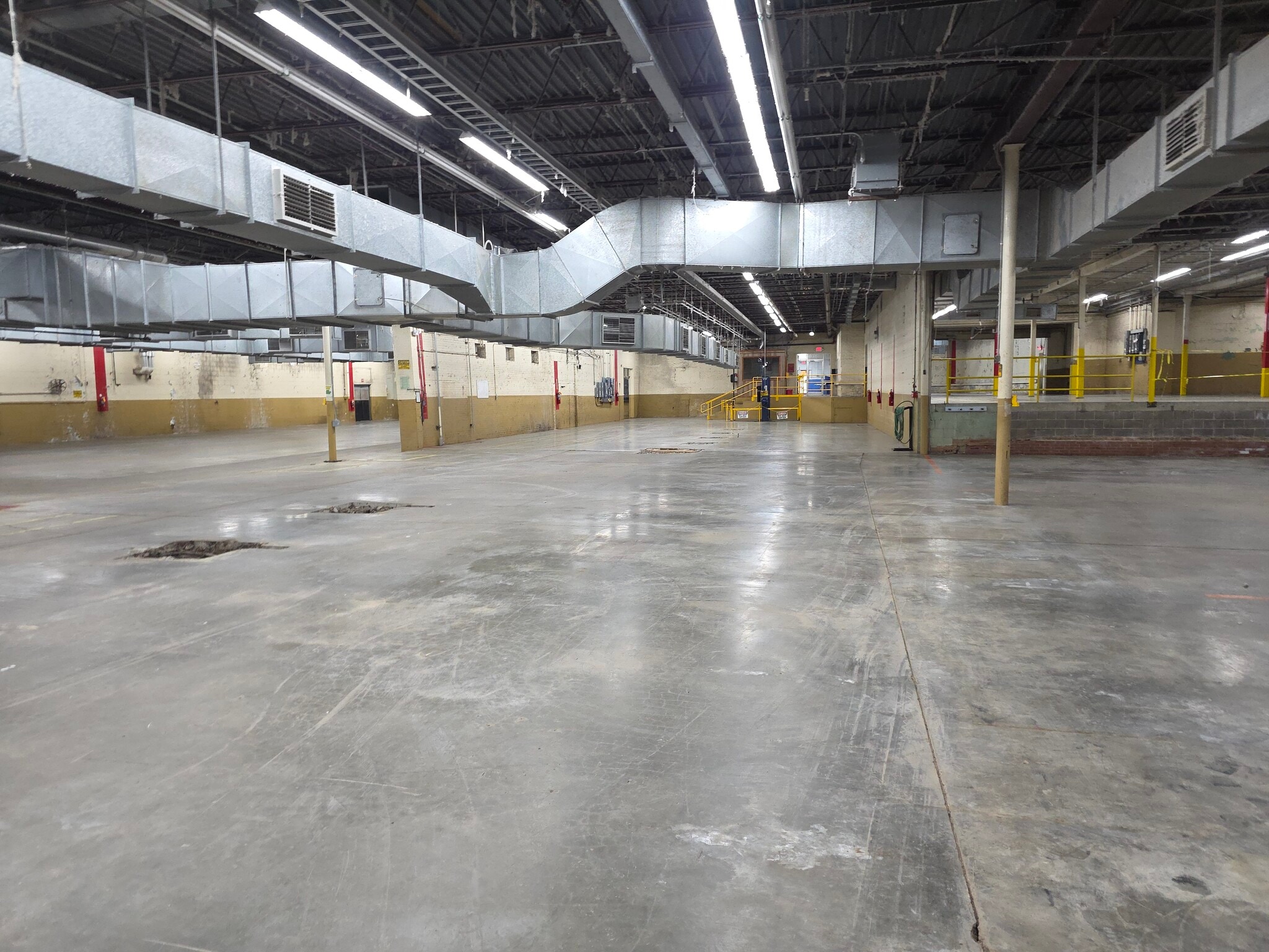 700 S Railroad Ave, Kings Mountain, NC à louer Photo intérieure- Image 1 de 7