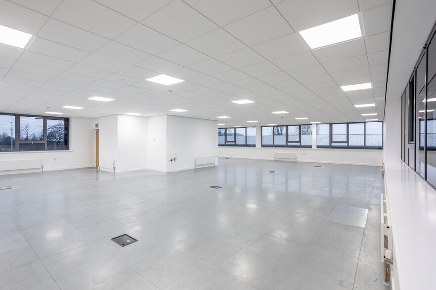 Earls Rd, Grangemouth for lease - Building Photo - Image 3 of 12