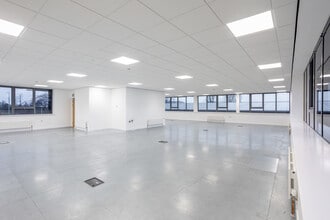 Earls Ct, Grangemouth for lease Interior Photo- Image 1 of 3