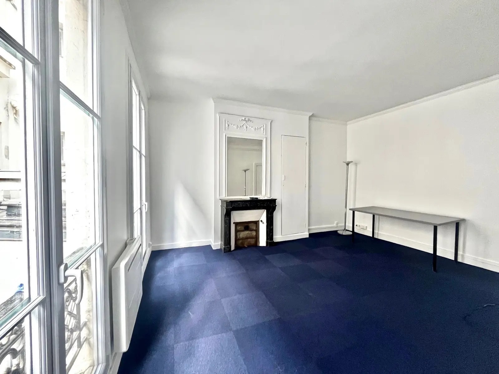 Office in Paris for lease Interior Photo- Image 1 of 13