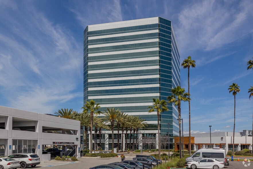 500 N State College Blvd, Orange, CA for lease - Building Photo - Image 2 of 9