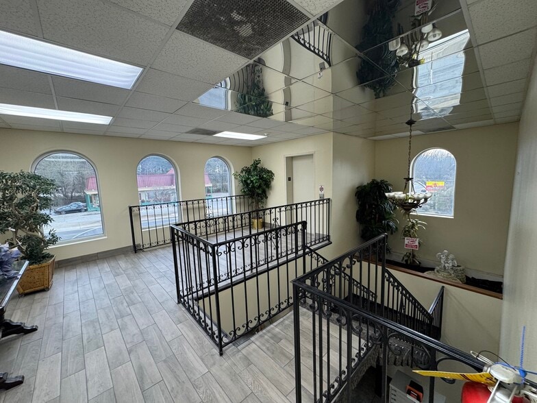 3079 SW Campbellton Rd, Atlanta, GA for sale - Interior Photo - Image 2 of 20