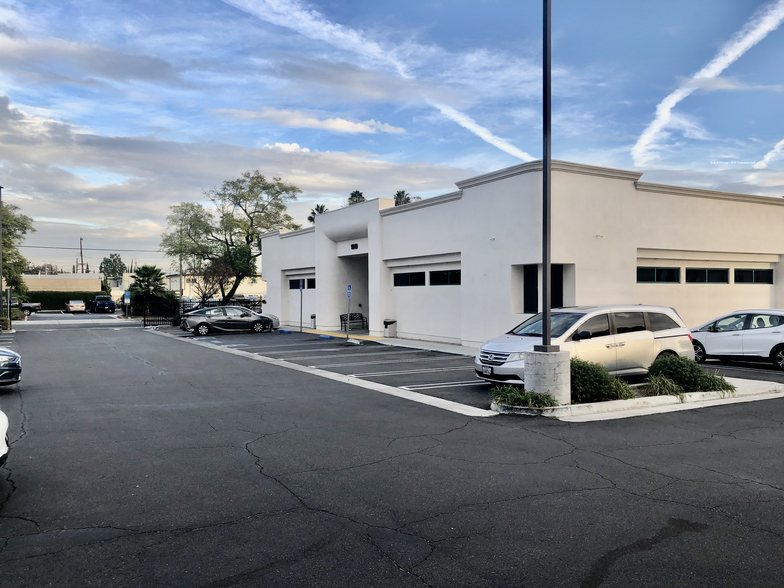 1019 W La Palma Ave, Anaheim, CA for lease - Building Photo - Image 2 of 6