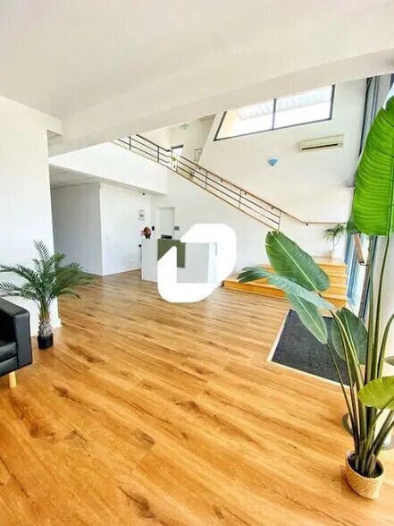 Bureau dans Bruges à louer - Photo du bâtiment - Image 2 de 7