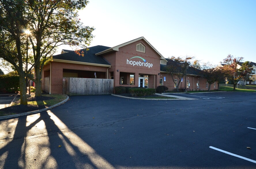 6085 Emerald Pky, Dublin, OH for sale - Building Photo - Image 2 of 5