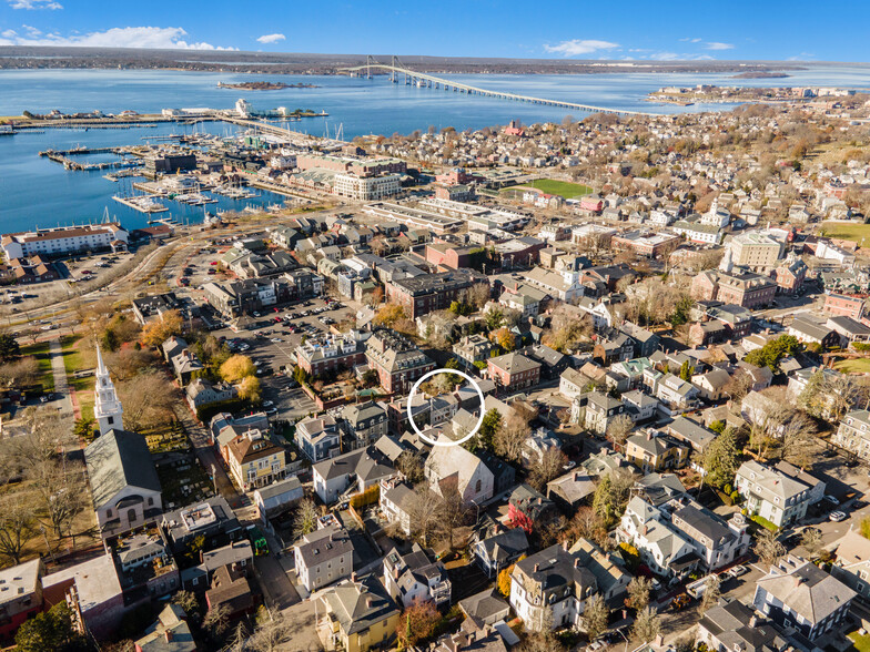 113-115 Spring St, Newport, RI à vendre - Photo du bâtiment - Image 3 de 46