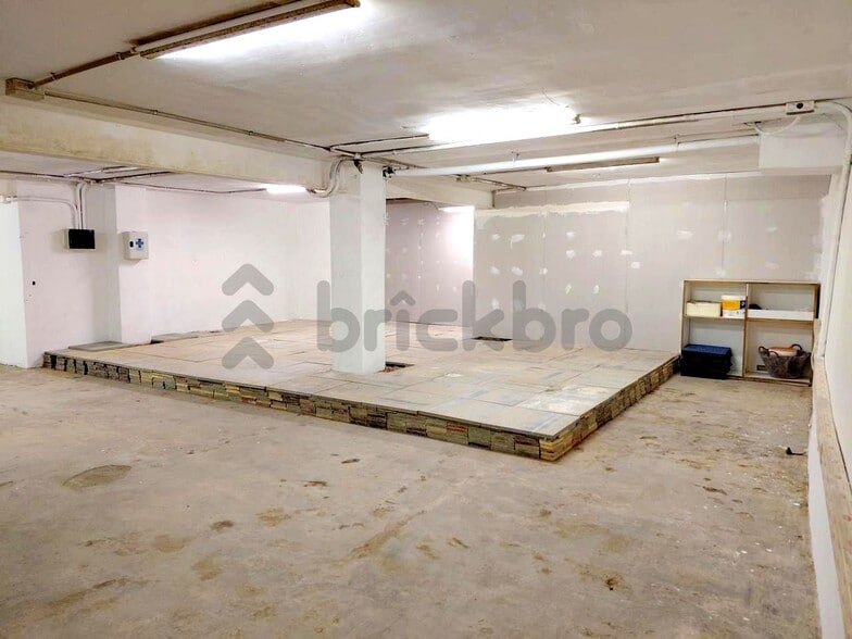 Multifamily in Esplugues de Llobregat, Barcelona for sale - Building Photo - Image 3 of 4