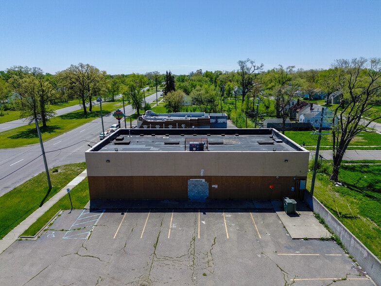 19701 Mound Rd, Detroit, MI à vendre - Photo du bâtiment - Image 2 de 5