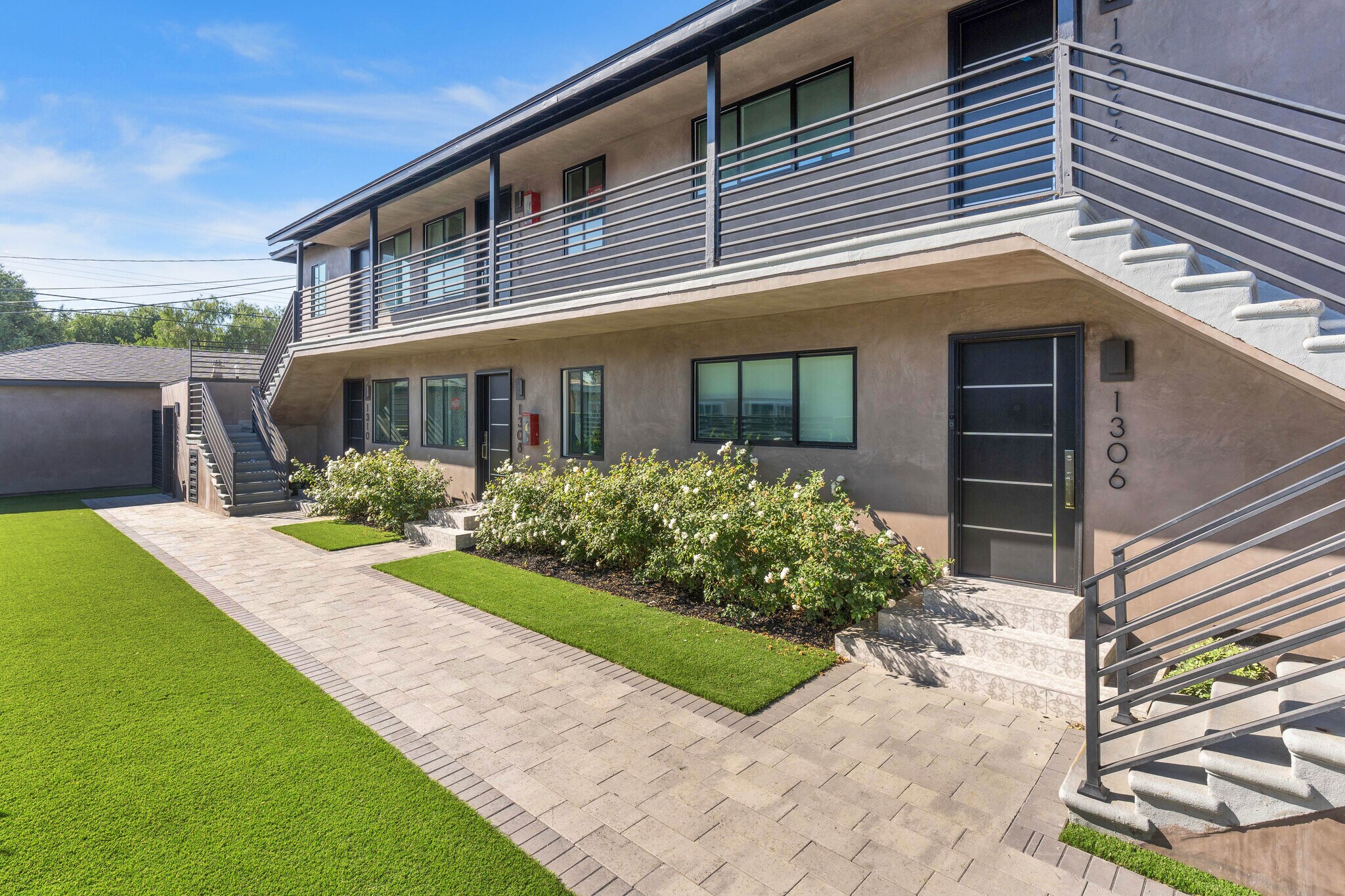 1310 W Valencia Dr, Fullerton, CA à vendre Photo du bâtiment- Image 1 de 1