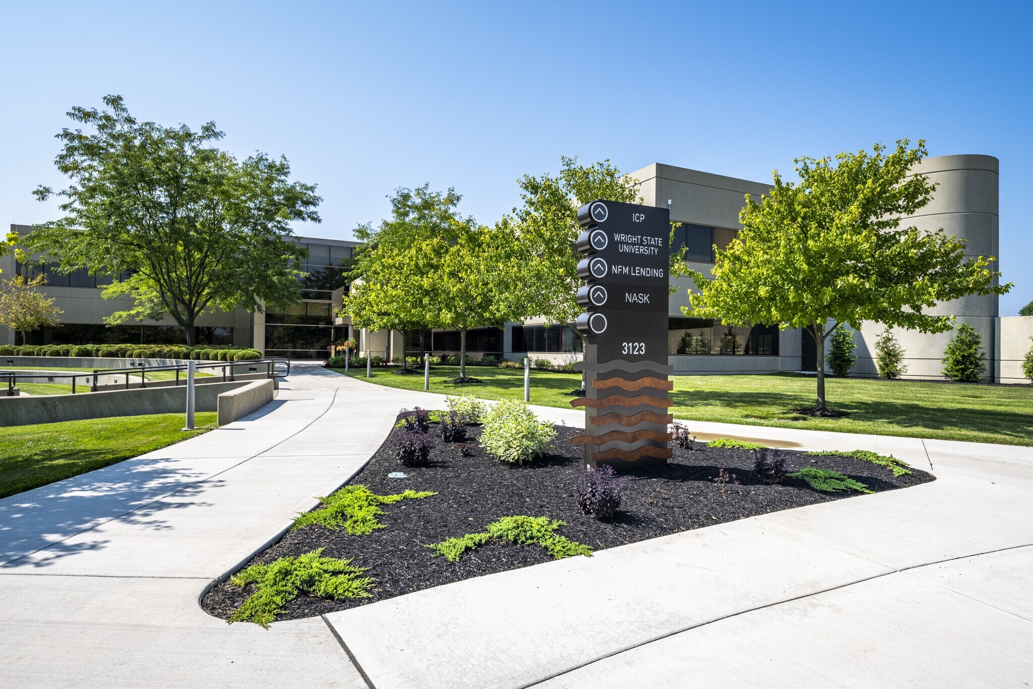 3123 Research Blvd, Kettering, OH à louer Photo du bâtiment- Image 1 de 10
