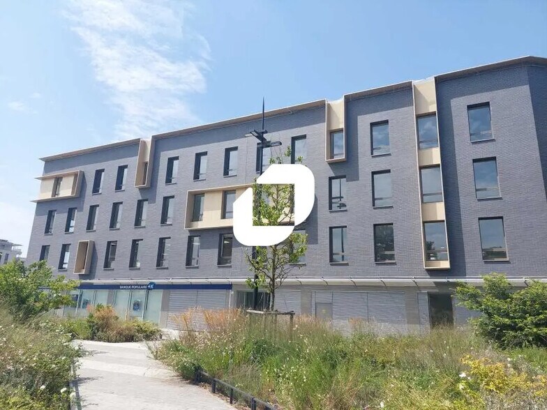 Bureau dans Guyancourt à vendre - Photo du bâtiment - Image 1 de 18