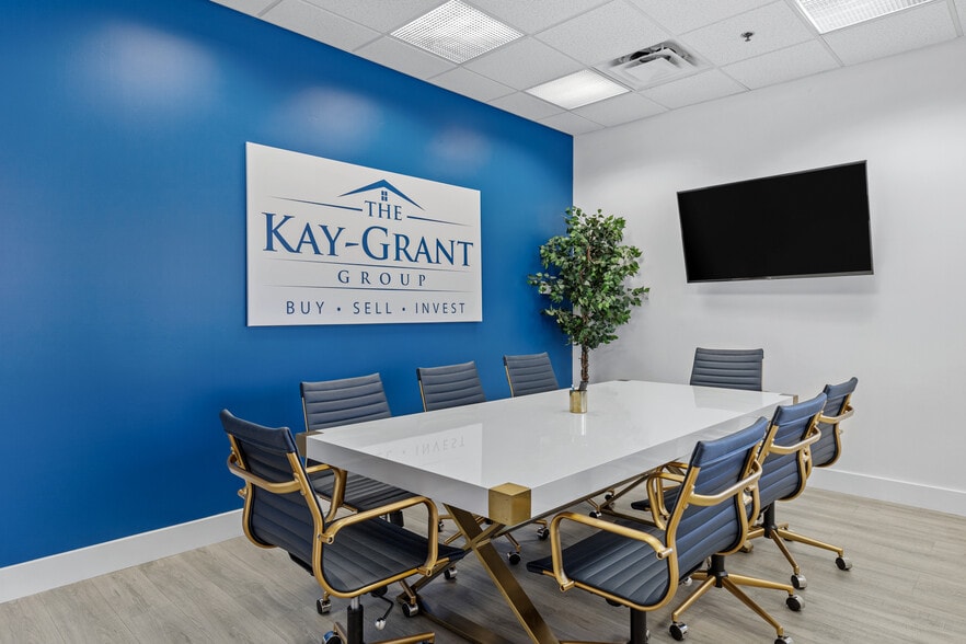 8111 E Thomas Rd, Scottsdale, AZ for lease - Interior Photo - Image 3 of 18