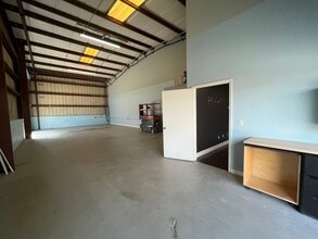 16151-16171 Pine Ridge Rd, Fort Myers, FL for lease Interior Photo- Image 2 of 7