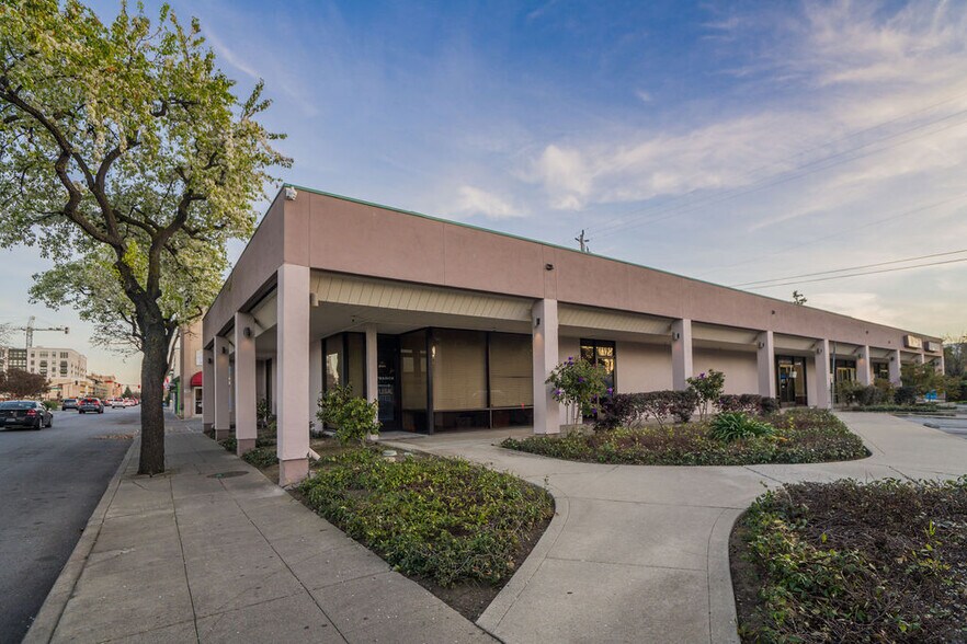 1048 El Camino Real, Redwood City, CA à louer - Photo du bâtiment - Image 2 de 3