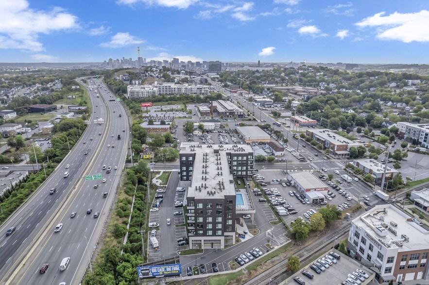 345 40th Ave N, Nashville, TN for lease - Building Photo - Image 2 of 4