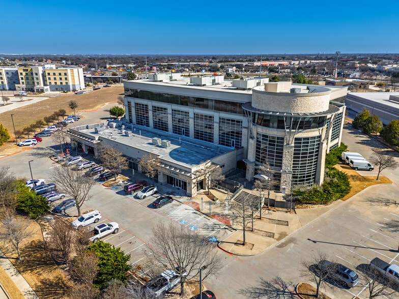 610 uptown Blvd, Cedar Hill, TX for sale - Building Photo - Image 2 of 42