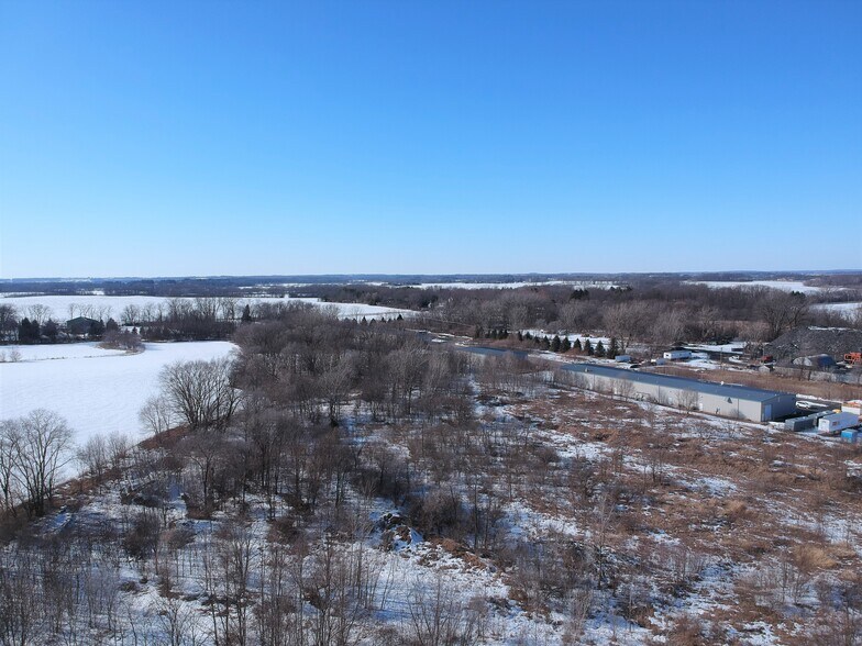 1206 Rail Dr, Woodstock, IL à vendre - Photo du bâtiment - Image 2 de 6