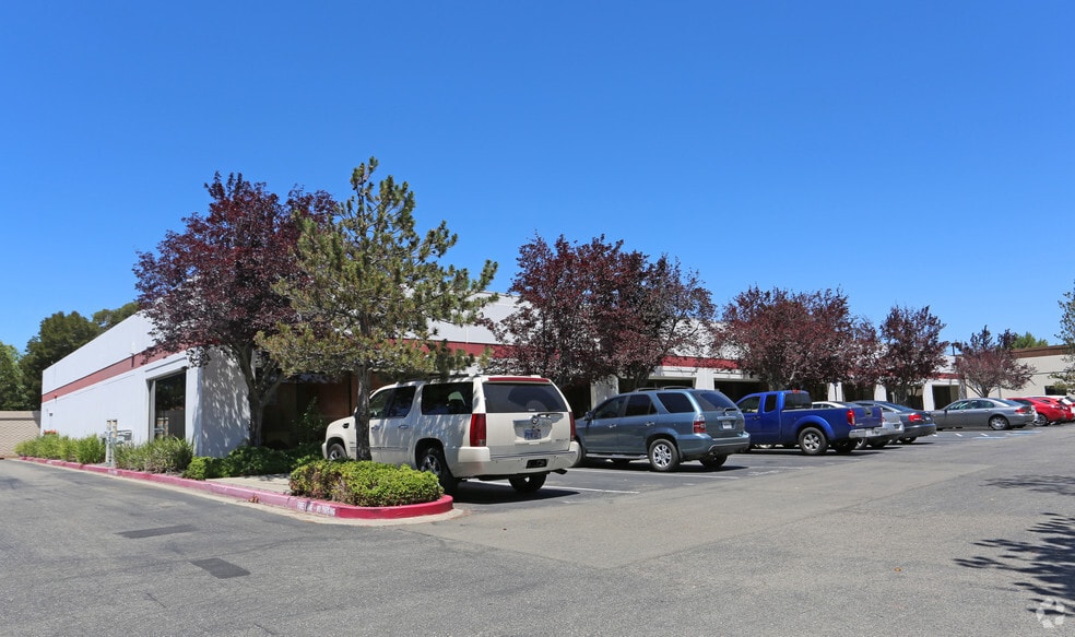 1039 Serpentine Ln, Pleasanton, CA for lease - Primary Photo - Image 1 of 12