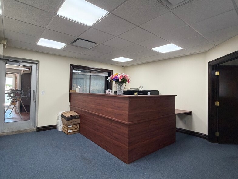 14-07 113th St, College Point, NY for sale - Interior Photo - Image 2 of 7