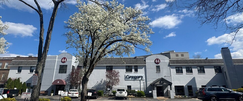 44 W Lancaster Ave, Ardmore, PA à louer - Photo principale - Image 1 de 1