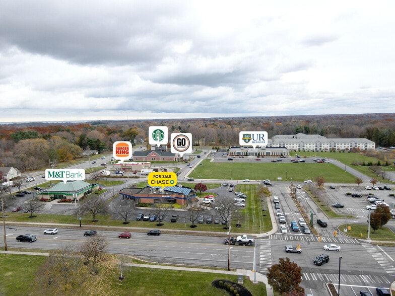 690 Long Pond Rd, Greece, NY à vendre - Photo du bâtiment - Image 3 de 12