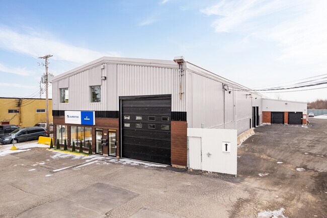 Plus de détails pour 2375 Boul Ford, Châteauguay, QC - Industriel à louer
