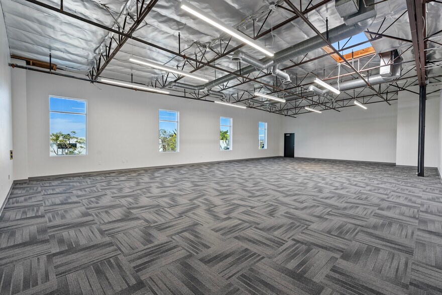 6749 Top Gun St, San Diego, CA for lease - Interior Photo - Image 2 of 9