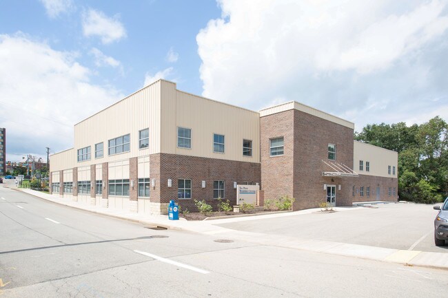 More details for 142 W Main St, Uniontown, PA - Office for Lease