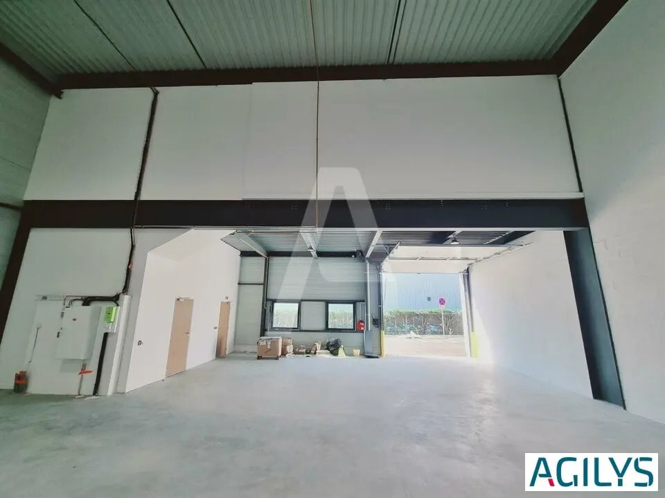 Flex in Corbeil-Essonnes for lease Interior Photo- Image 1 of 7