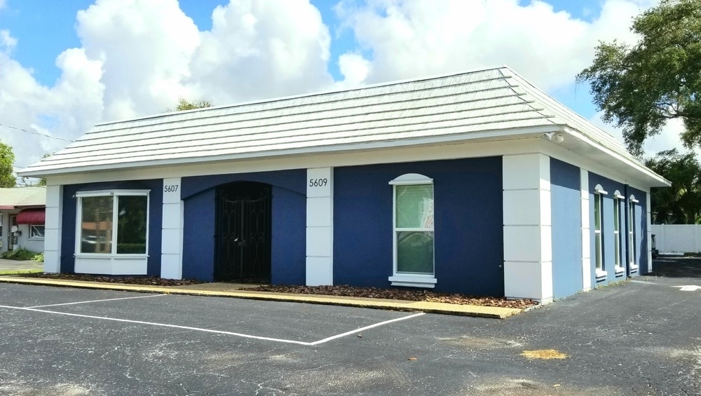 5607 26th St W, Bradenton, FL for lease Primary Photo- Image 1 of 9